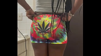 Damn she showing off