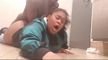 SLUTTING OUT WALMART EMPLOYEE IN BATHROOM
