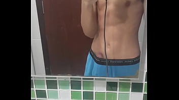 Novinho com o pau pulando