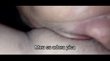 Ele chupa enquanto &eacute_ humilhado severamente,  falando pra ele do tempo que eu era puta
