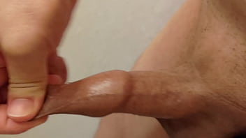 パイパン包茎の皮いじりオナニー