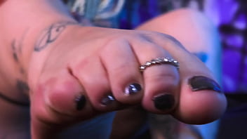 Medusa&#039_s Foot Tease