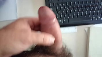 Tributo a Gladis de un admirador corriendose delante de su foto