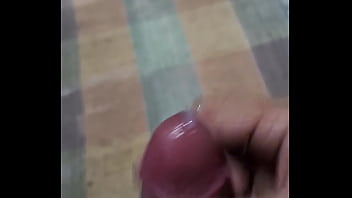 Batendo punheta e gozando pra aliviar 1