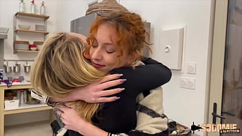 Stella,  petite perverse qui veut sa baise anale