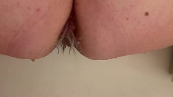 Chunky hairy pussy wash