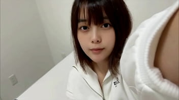 新しく買ったピチピチのジーンズ姿でオナニーしてみました。。恥ずかしい&hellip_
