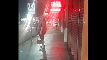 Eu trabalhando de madrugada
