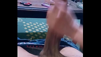 تداعب قضيب زوجها