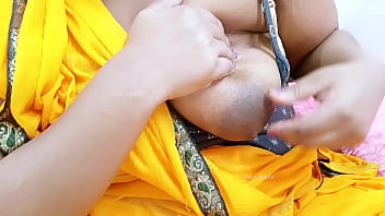 Indian sexy milf in Saree