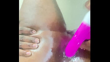 Gushy bussy