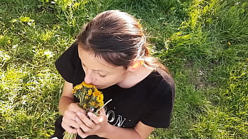 I gave my neighbor flowers,  and she thanked me with cunnilingus - Girls fly orgasm