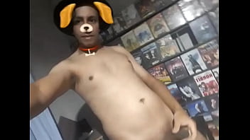Rafa cachorro batendo punheta
