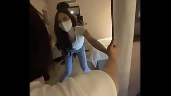 极品伪娘TS穿着开裆裤对镜坐骑爆肛