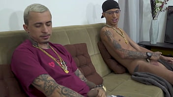 PEGUEI A MINA DO MEU PARCEIRO E ELE VEIO TIRAR SATISFA&Ccedil_&Atilde_O,  ACABOU LEVANDO ROLA TAMB&Eacute_M