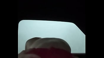 Girlfriend get creampie in car in public parking lot