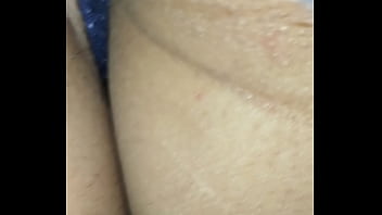 Filmei a bucetinha e a bunda da minha mulher puta