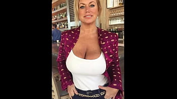 RubbieRubbie Cums on a Very Hot Milf