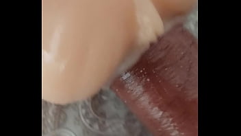 Metiendo el capullo en la vagina masturbaci&oacute_n, primer plano