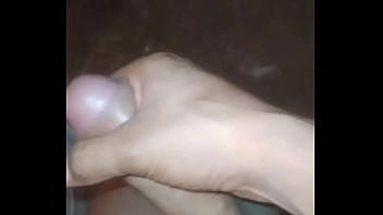 Masturbandome toda la noche y termine en la ma&ntilde_ana grandiego1