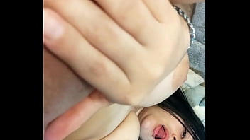 ASRM con jugos vaginales- Latina con tetas grandes se masturba