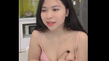 Em xinh em đứng một m&igrave_nh cũng xinh