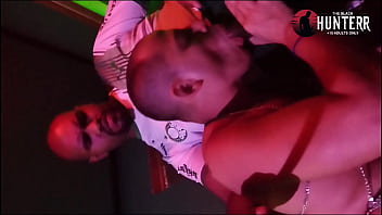 Sexo em p&uacute_blico na festa