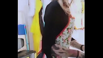 Lavando lou&ccedil_as bem safadinha