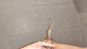 躺着撒尿