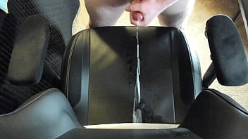 MASSIVE CUMMM SPRAYYY